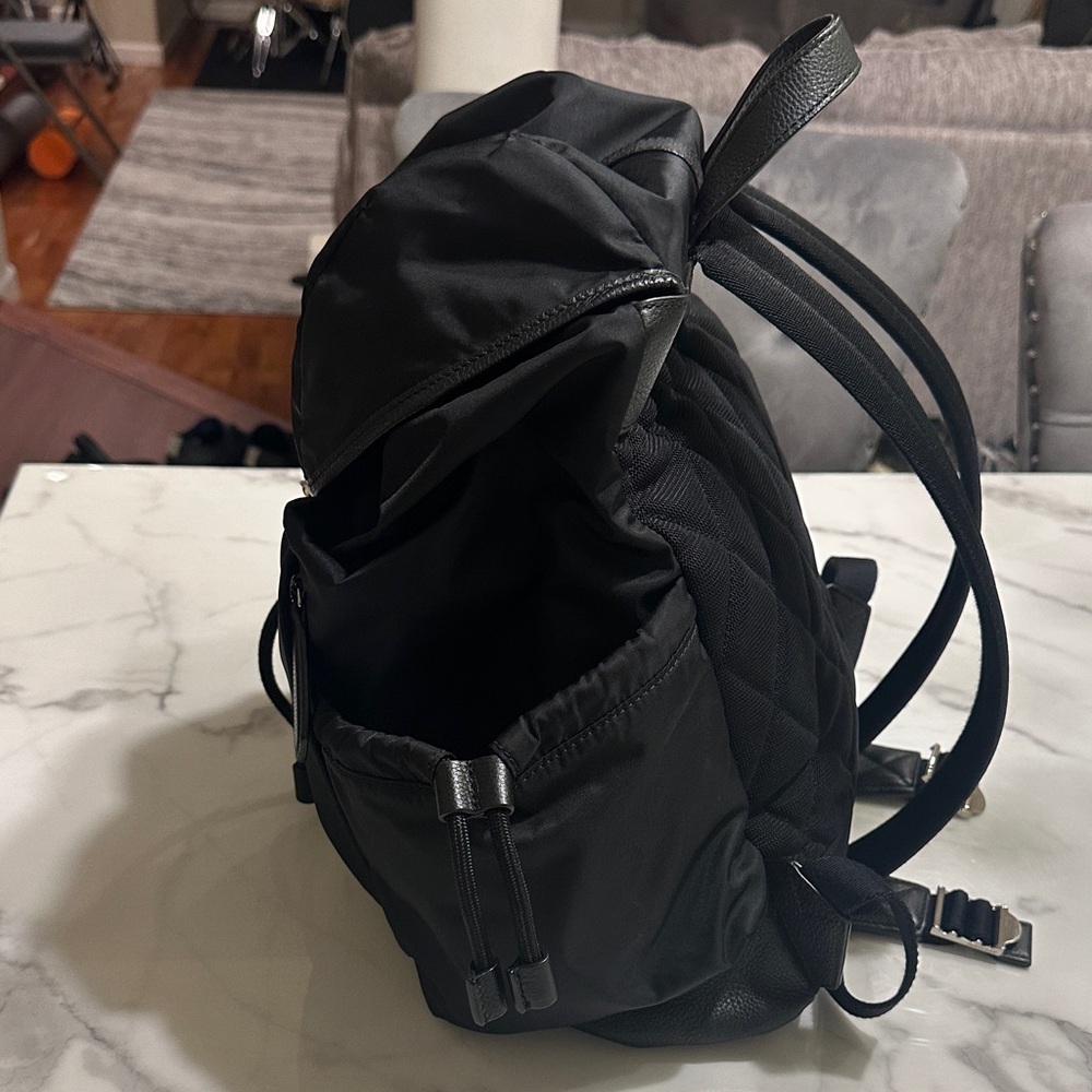 Burberry Charcoal Nylon Baby Backpack+changing mat. Original box & dust cover.⭐️ - Picture 3 of 11
